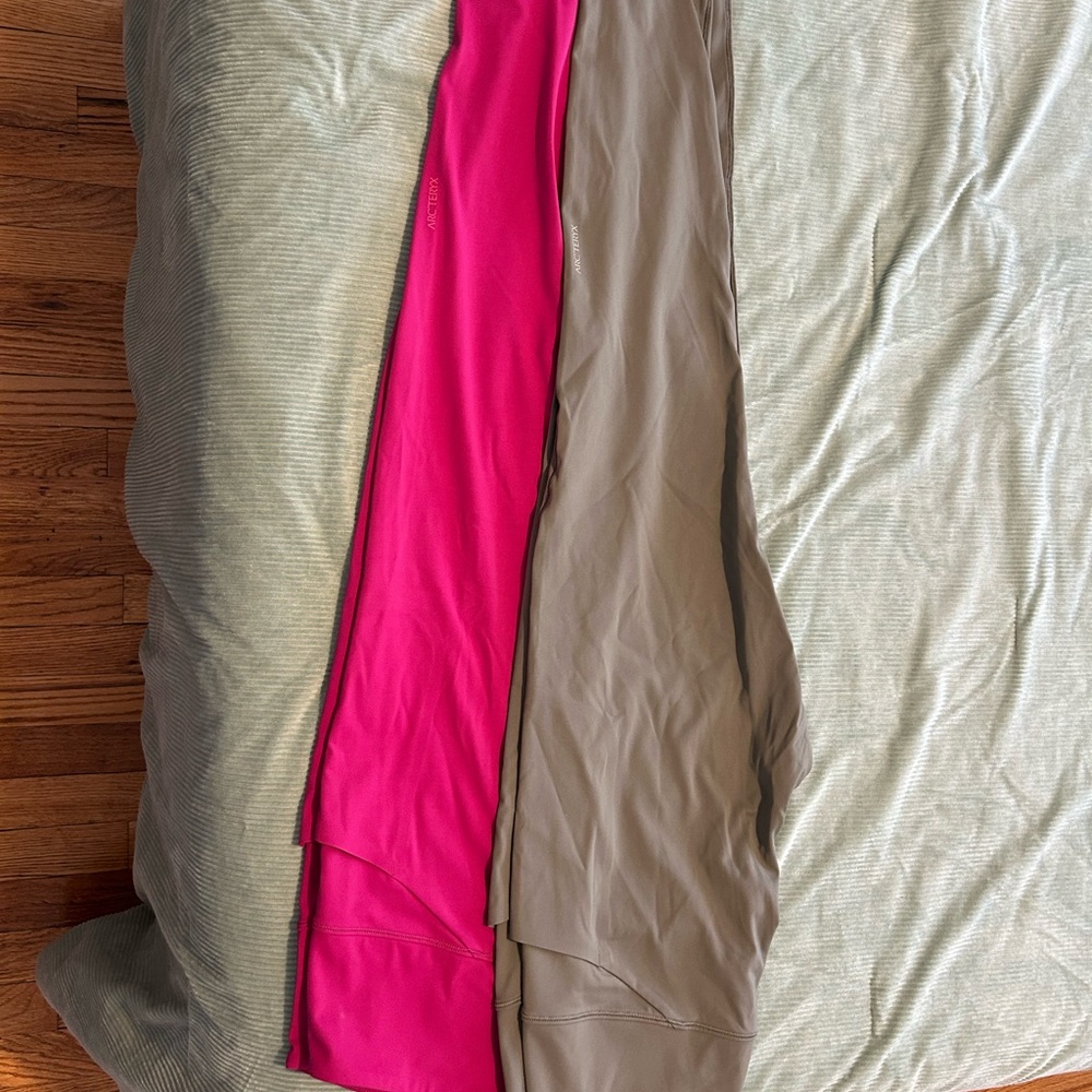 Two pairs Arc’Teryx pocket leggings